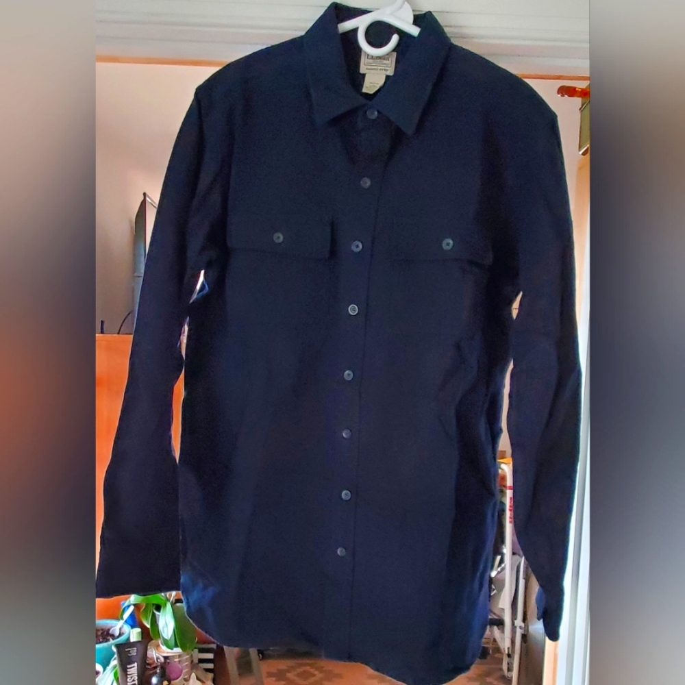 L.L. Bean Long Sleeve Button Up Shirt Men's Large-Tall.